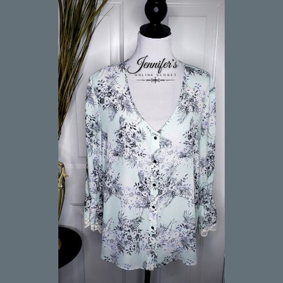 3/$25 Emaline Women's Mint Green Floral Button Blouse - Picture 1 of 9